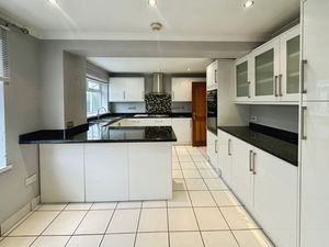 Kitchen- click for photo gallery